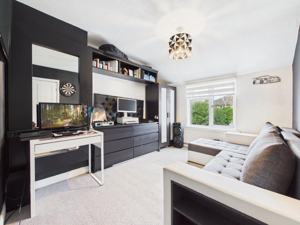 House in Worcester - View 5