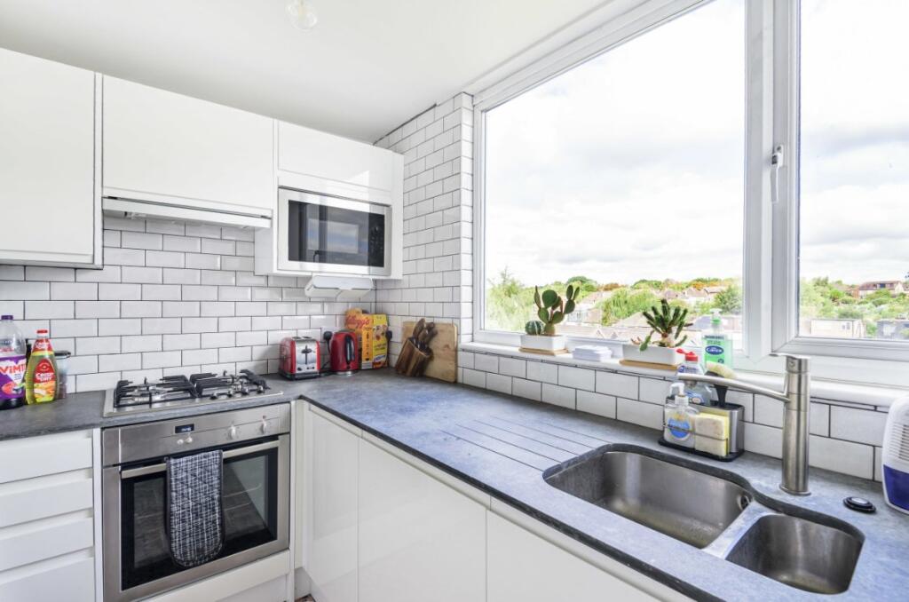 Apartment in London, Friern Barnet - View 4