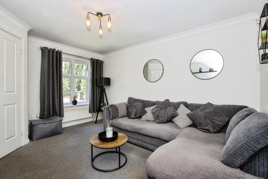 House in Wakefield - View 2