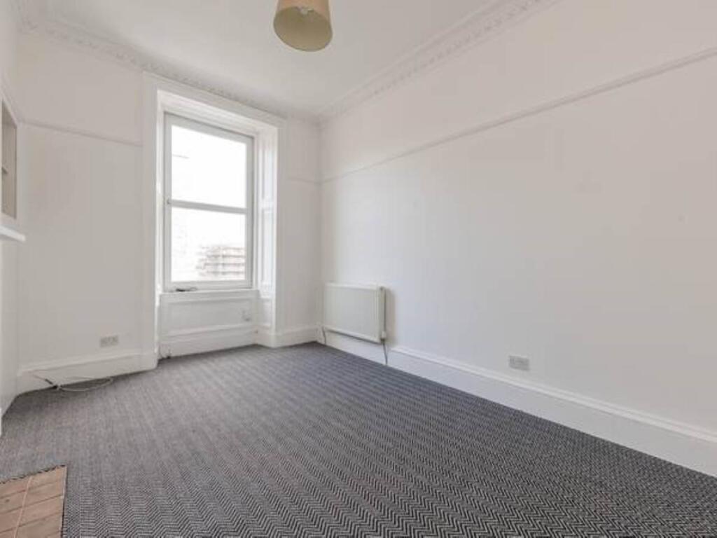 Apartment in Edinburgh - View 2