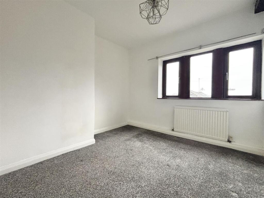 Additional image 10 of Breaks Fold, Wyke, Bradford
