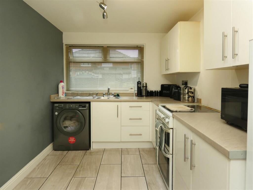 Windsor Road, Huyton, Liverpool photo 4