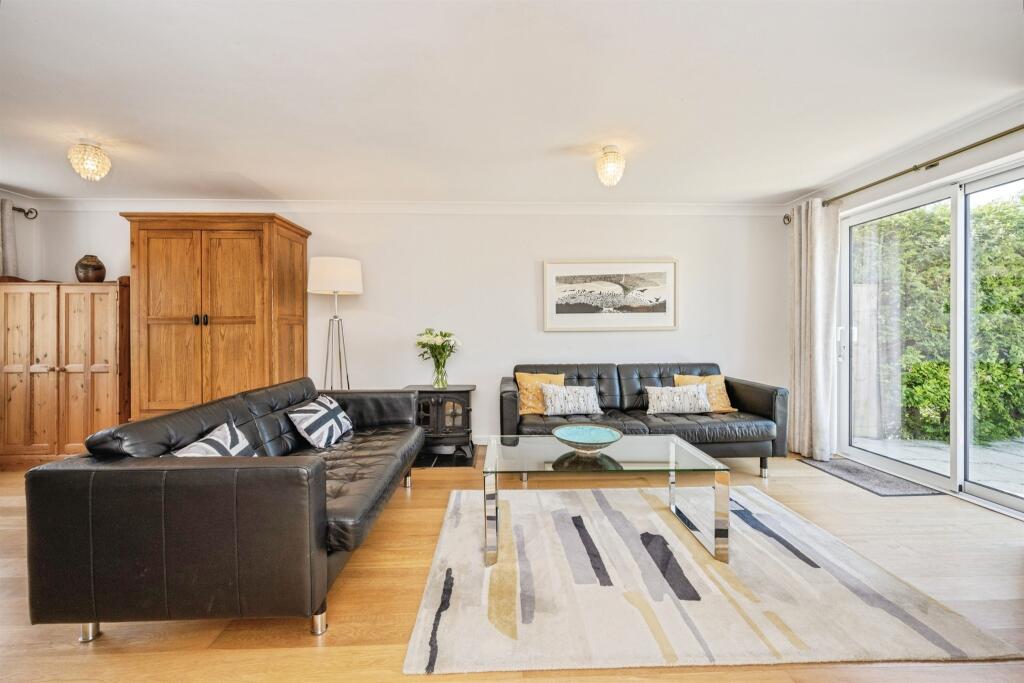 House in Wendover, Buckinghamshire - View 2