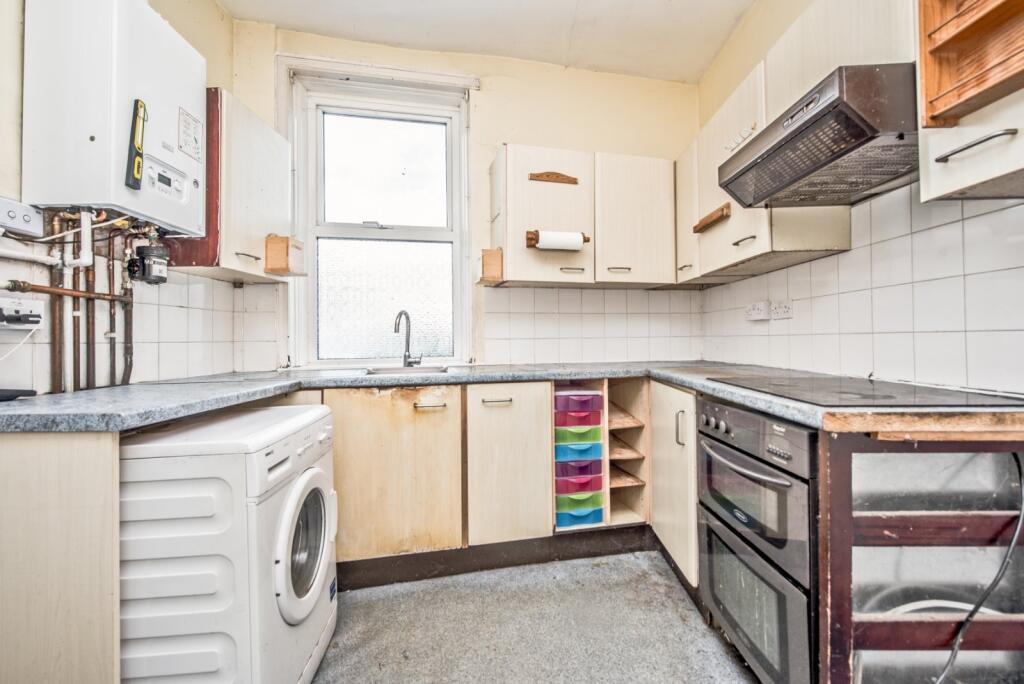 Highfield Terrace, Cleckheaton, West Yorkshire, BD19 photo 4