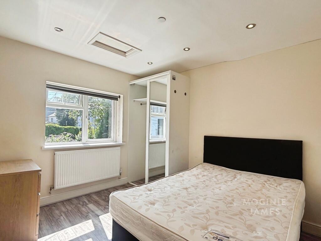 Apartment in Cardiff, Adamsdown - View 3