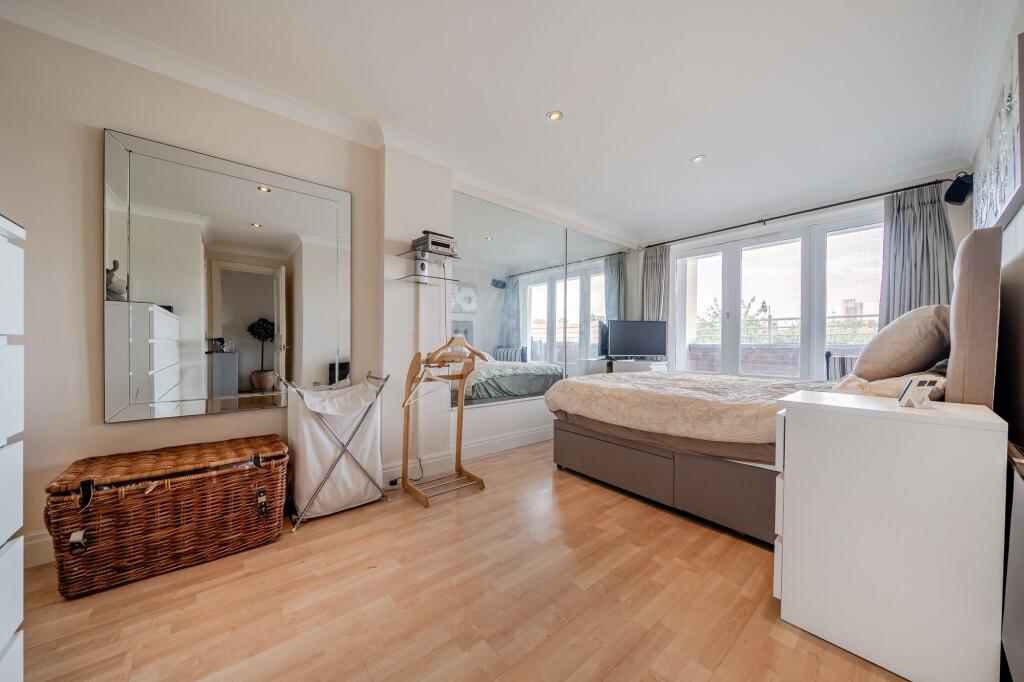 Apartment in London - View 4