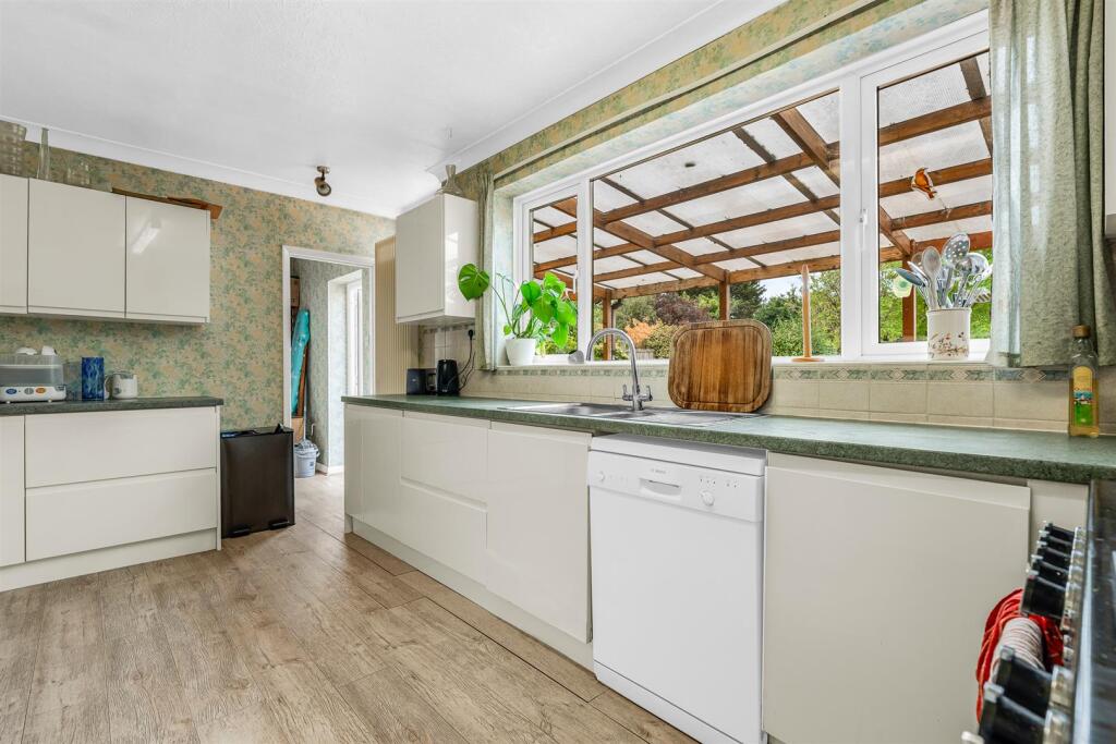 House in Ware, Kings Hill - View 5