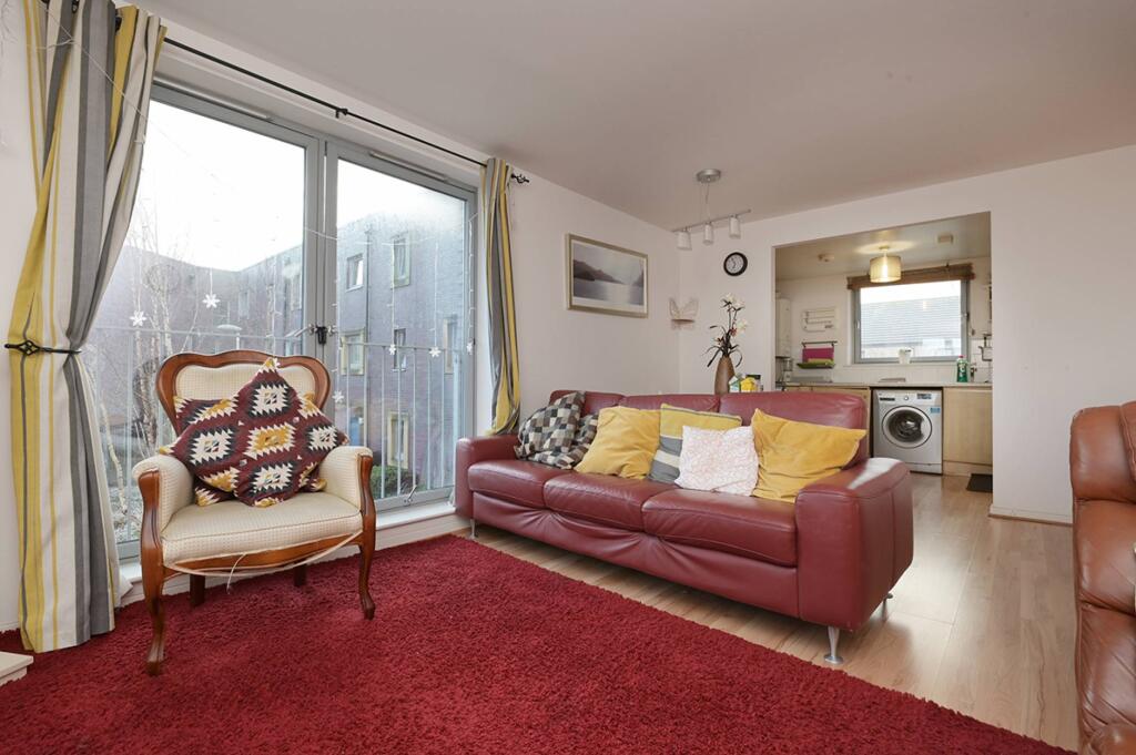 Flat 4, 1 Harewood Road, Niddrie Mains, Edinburgh, EH16 4GF photo 4