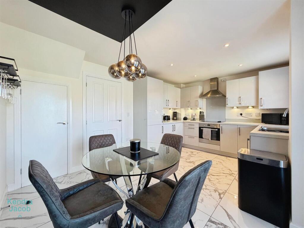 House in Doncaster, Harworth - View 3