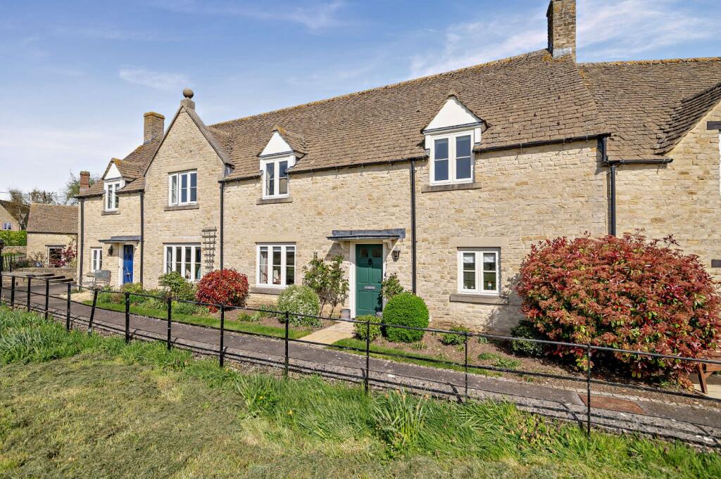 Main image of property: East Allcourt, Lechlade, Gloucestershire, GL7