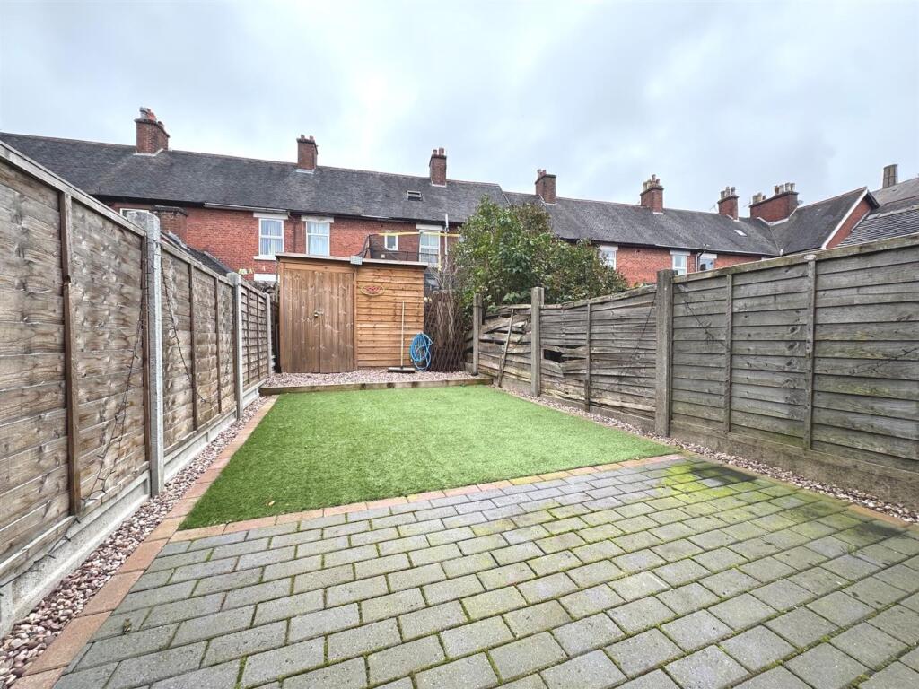 House in Staffordshire Moorlands, Leek - View 2