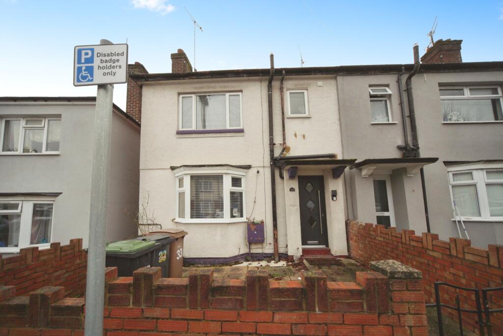 3-bed terraced on Summerfield Road, Luton, LU1, £300,000