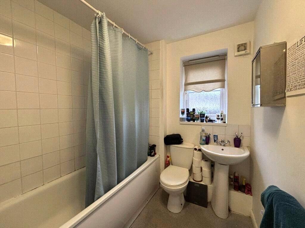 Apartment in Liverpool - More