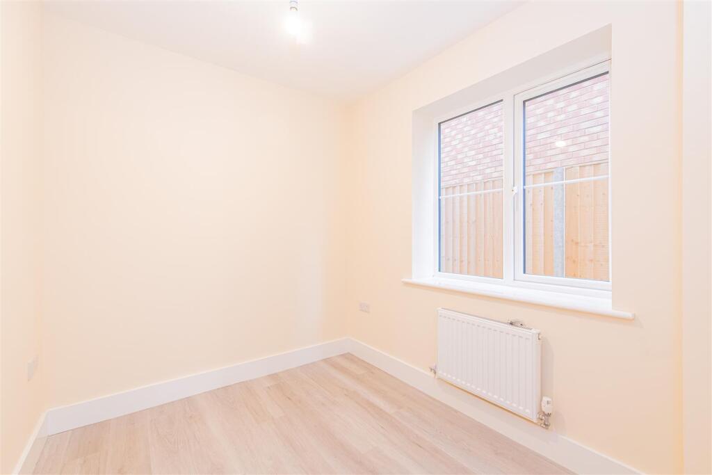 House in Kettering, Brambleside - View 4