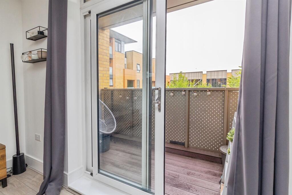 Apartment in Milton Keynes, Brooklands, Broughton and Milton Keynes - More