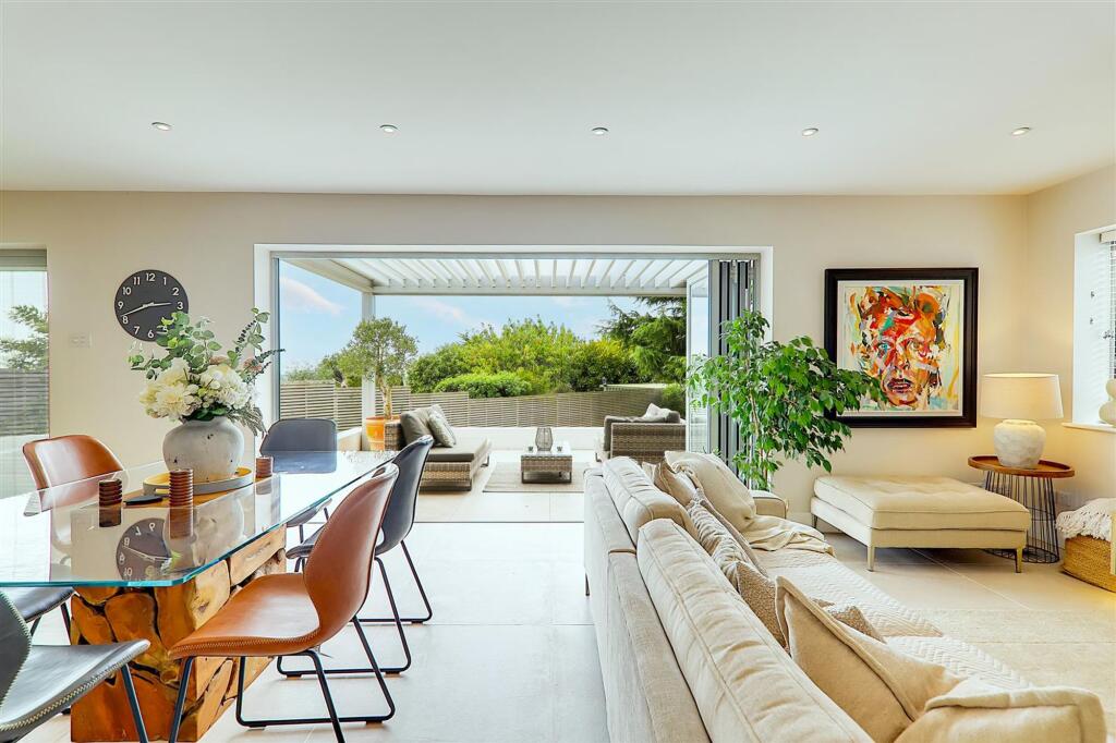 House in Worthing, High Salvington - View 2