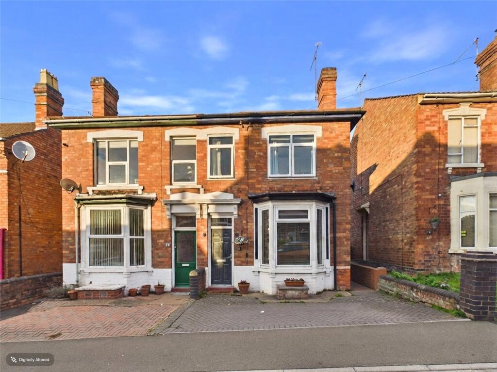 2-bed terraced on Tunnel Hill, Worcester, Worcestershire, WR3, £250,000