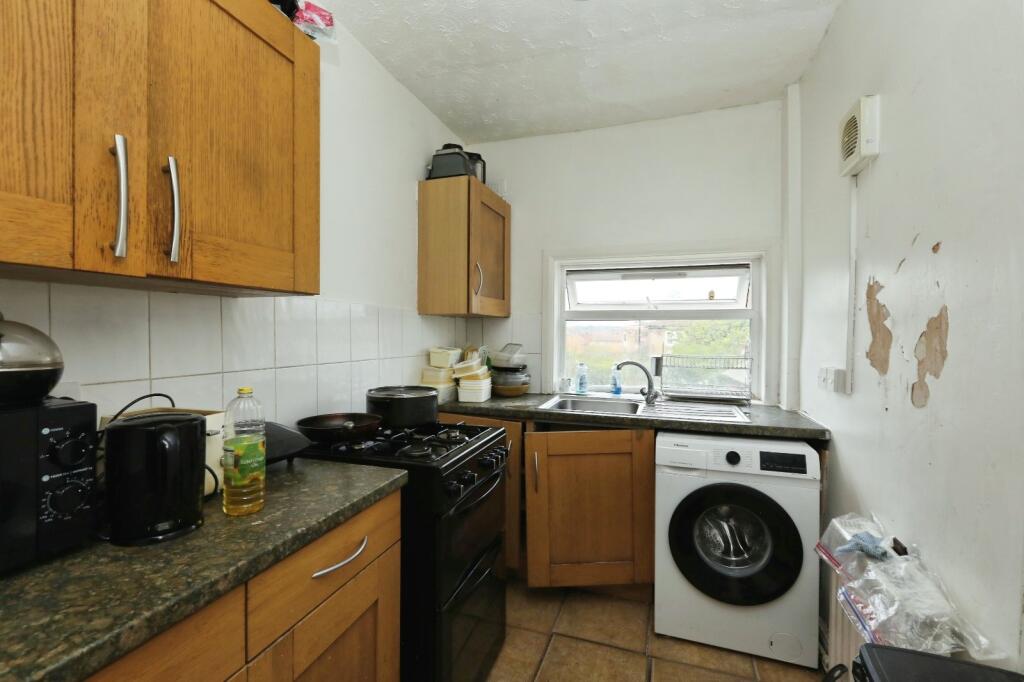 Foljambe Road, Rotherham, South Yorkshire, S65 photo 4