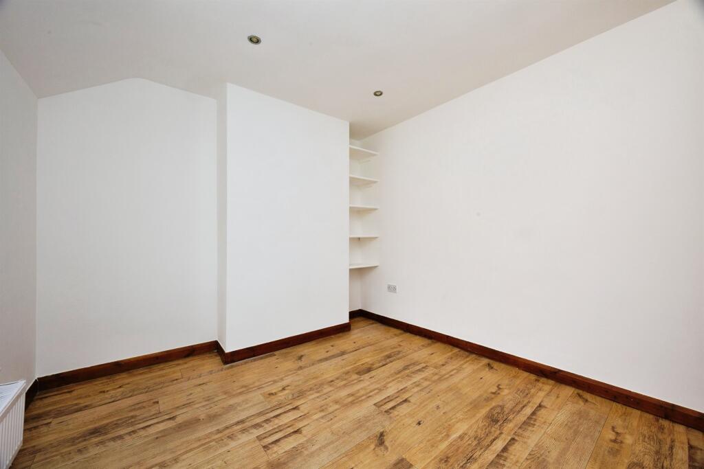 Apartment in Ashford, Kent - View 3