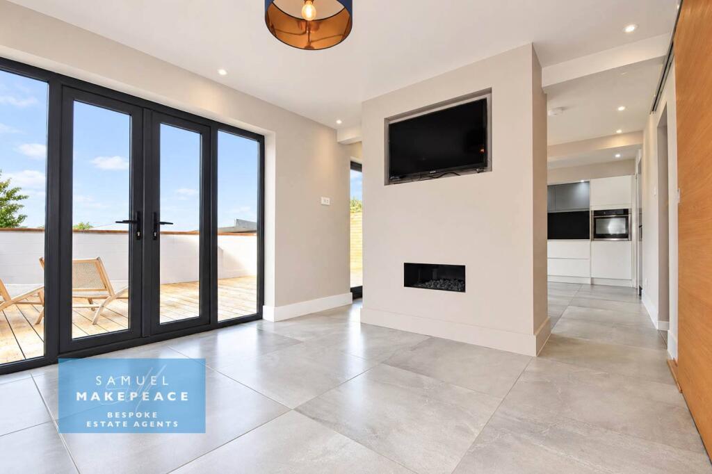 House in Stoke-on-Trent - View 4