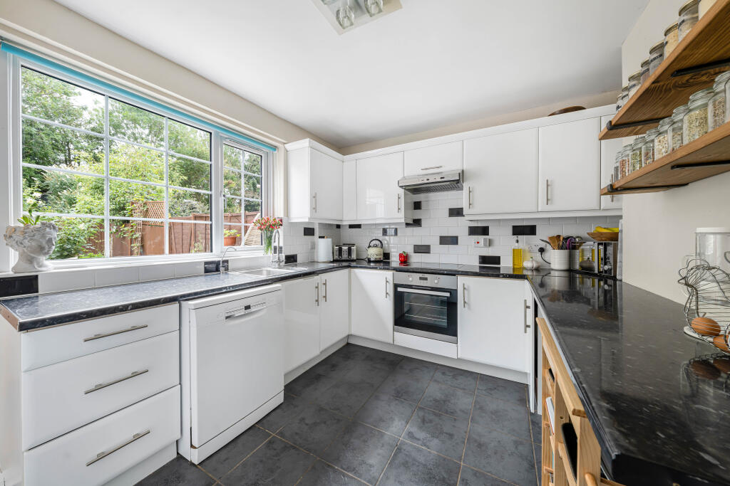 House in Stevenage - View 4