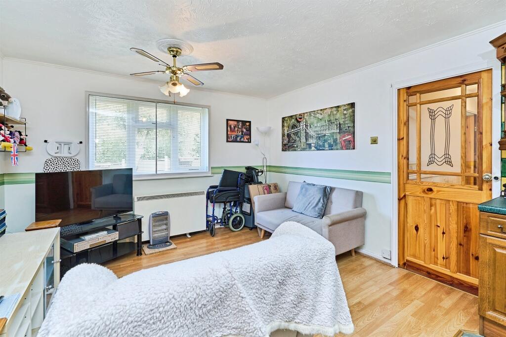 Apartment in Dudley - View 5