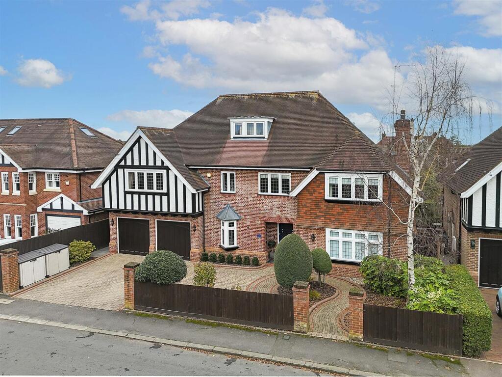 Main image of property: Maple Road, Harpenden