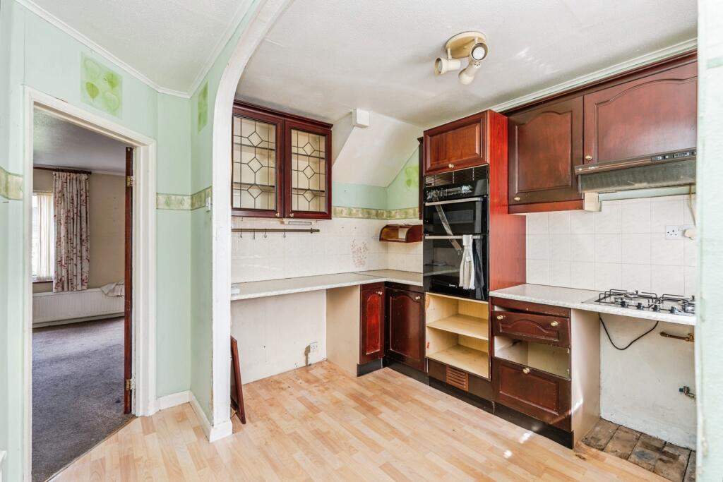 House in Southampton - More