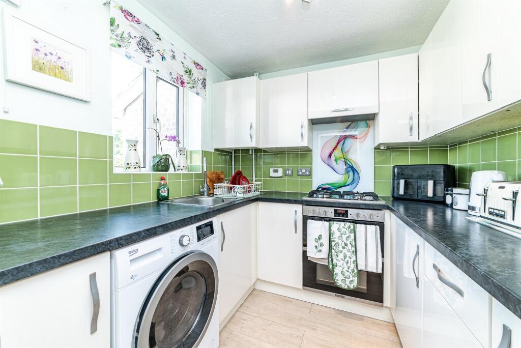 House in Basingstoke and Deane, Chineham - View 5