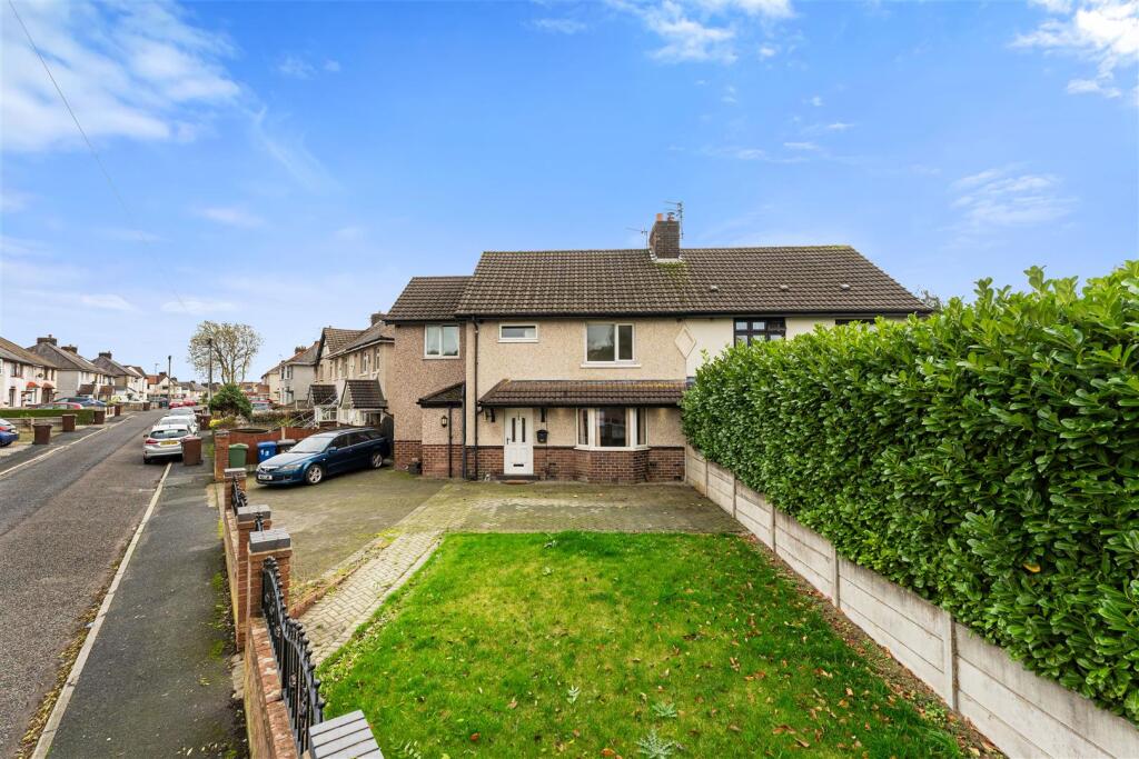 Park Avenue, Golborne, Warrington photo 2