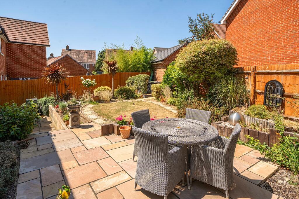 House in Havant, Hampshire - View 4