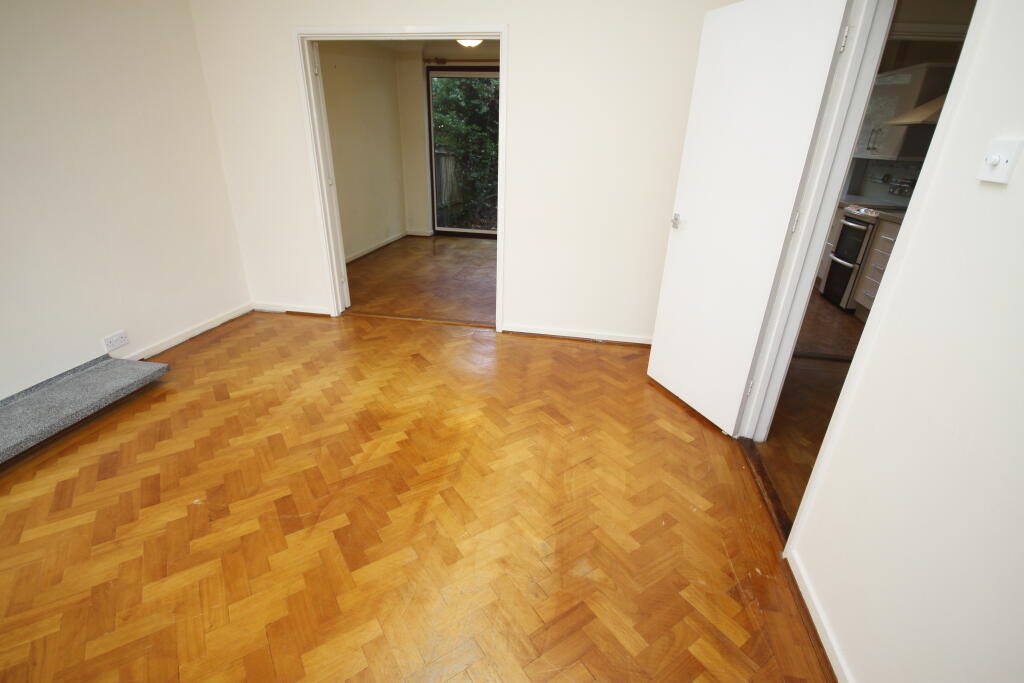 House in London - View 3