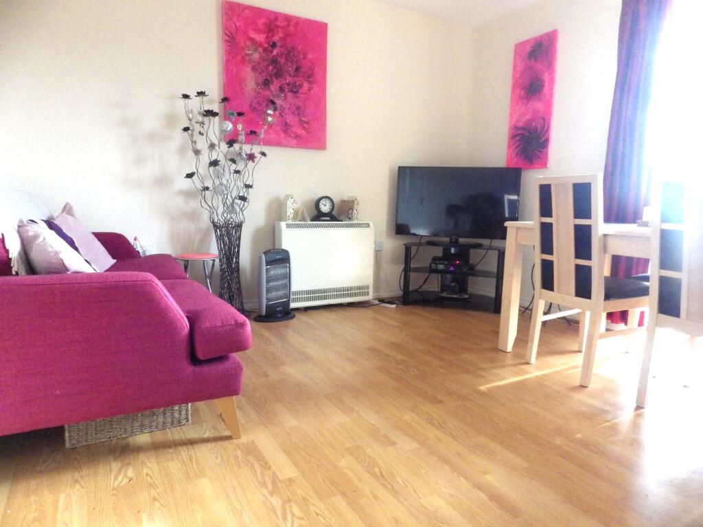 Apartment in Swindon, Churchward - View 2