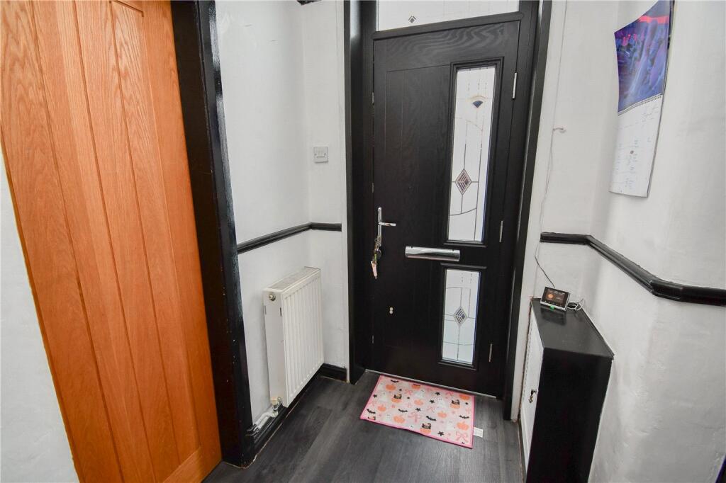 House in Chester, Ellesmere Port - More