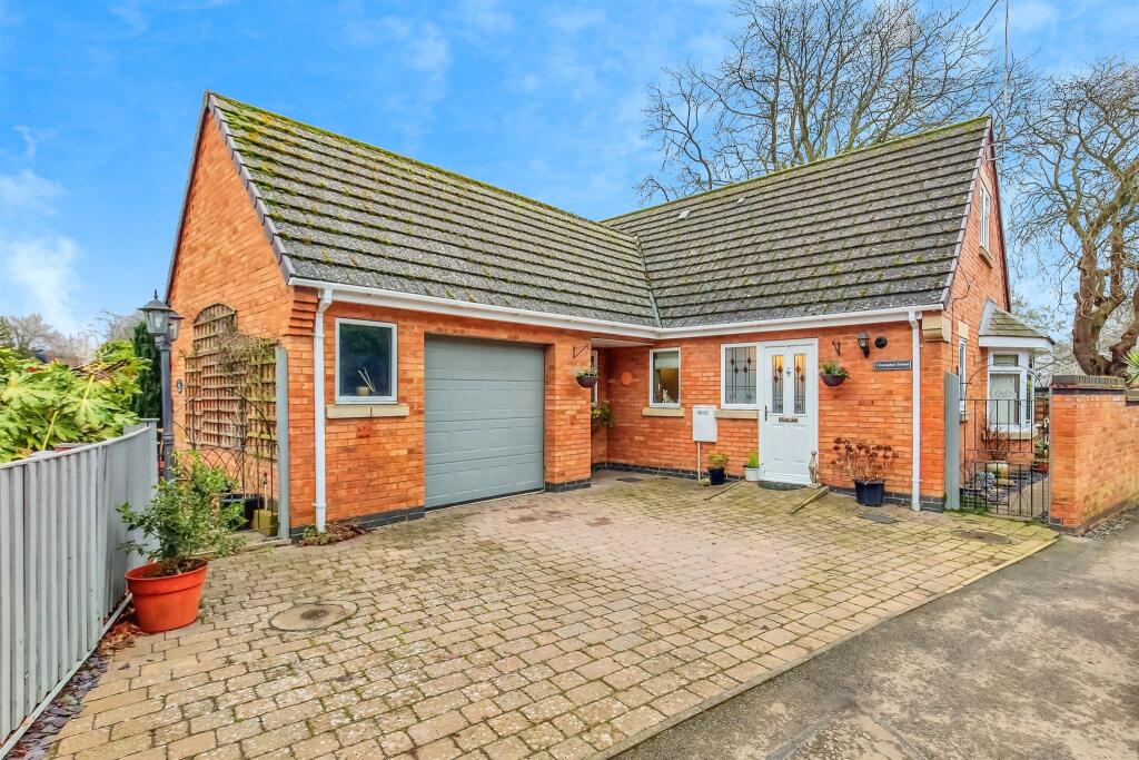 Main image of property: Compton Street, Desborough, Kettering