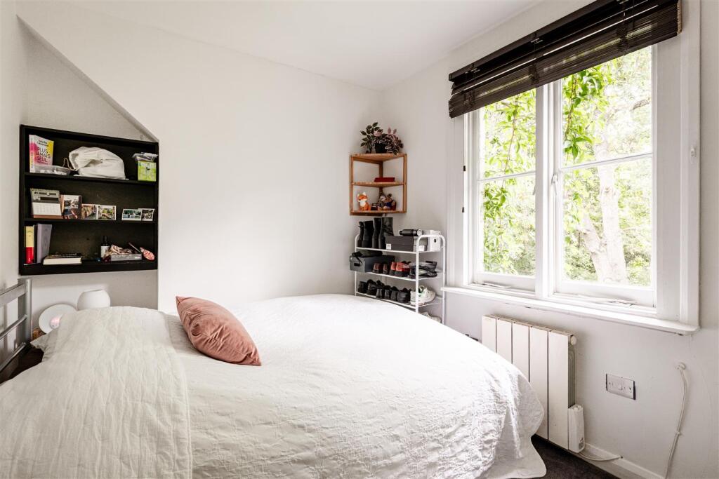 Apartment in London - View 5