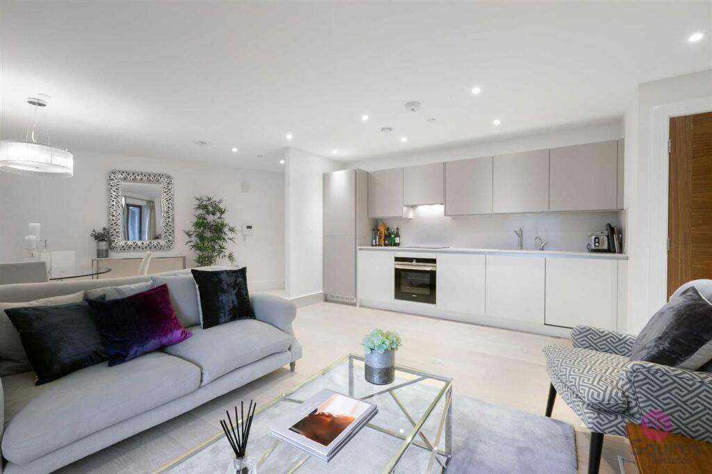 Main image of property: Archway Road, Rossetti Court, N6