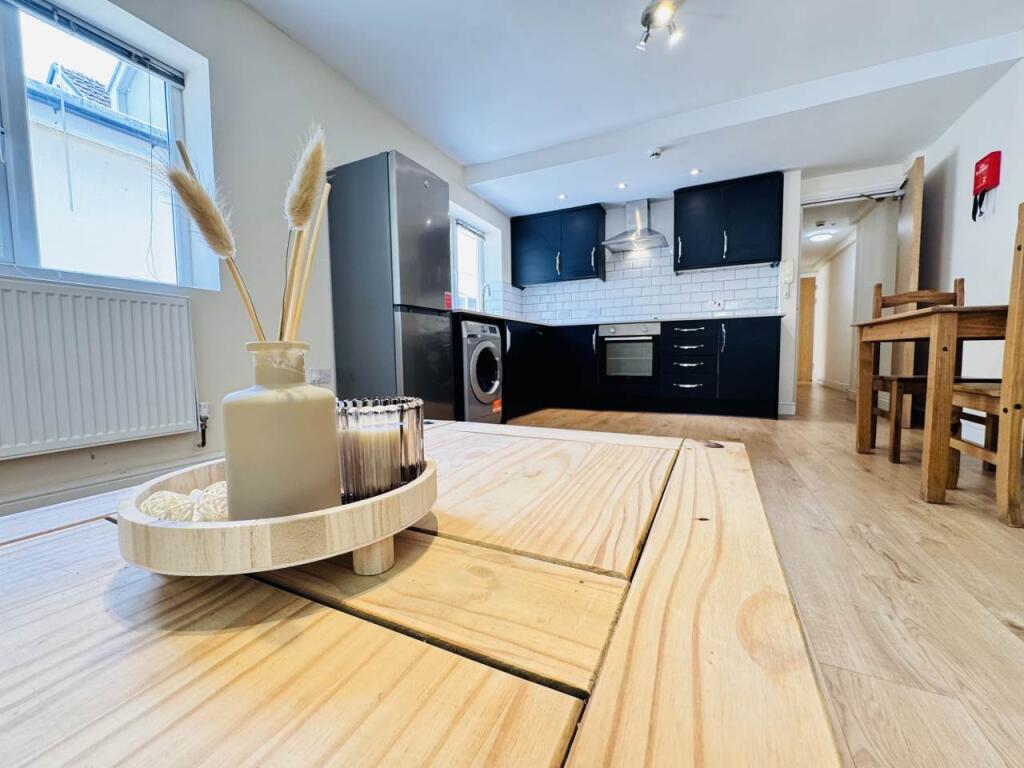 Main image of property: Colum Road, Cathays, Cardiff