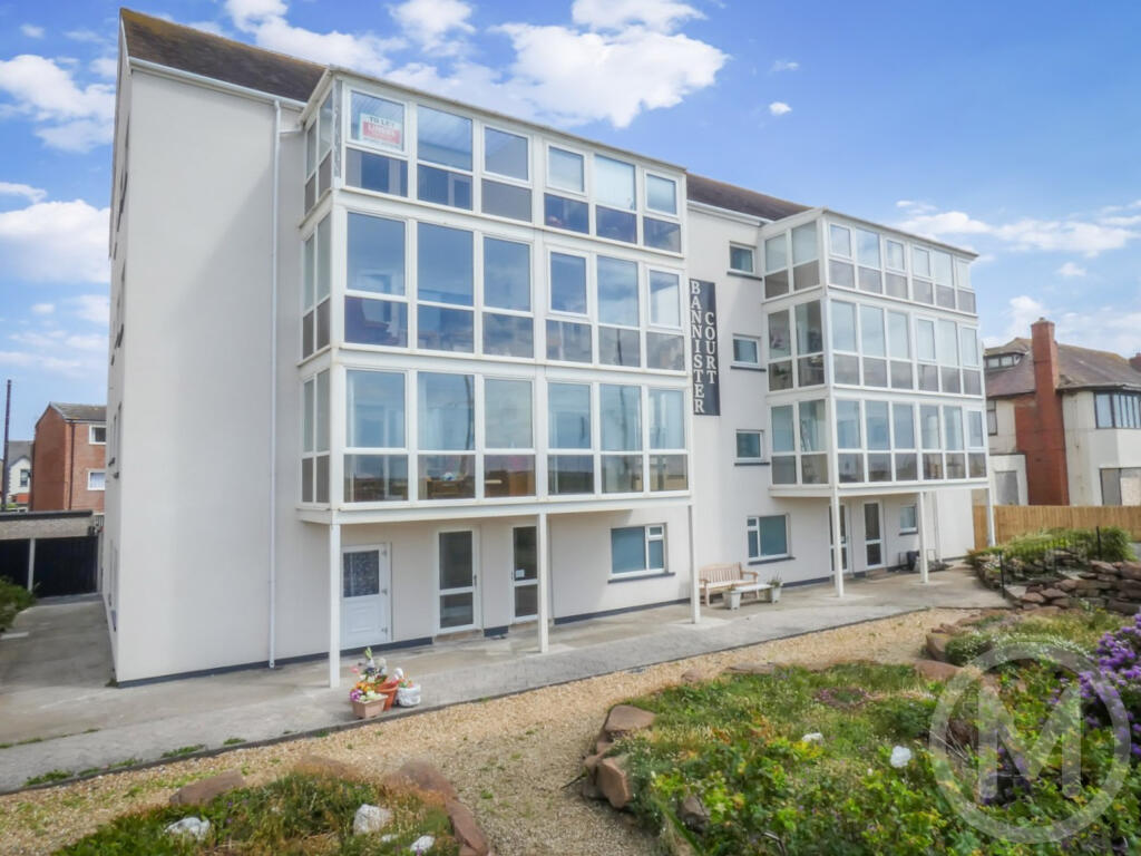 2-bed flat on 3 Bannister Court, Queens Promenade, £109,950