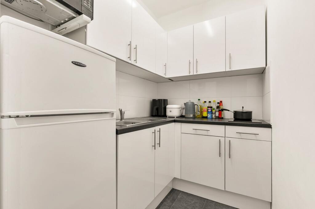 Apartment in London - View 5
