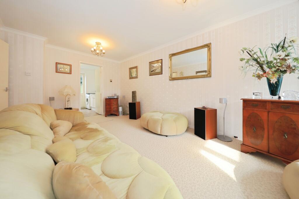 Gainsborough Drive, Perton Wolverhampton, Staffordshire, WV6 photo 2