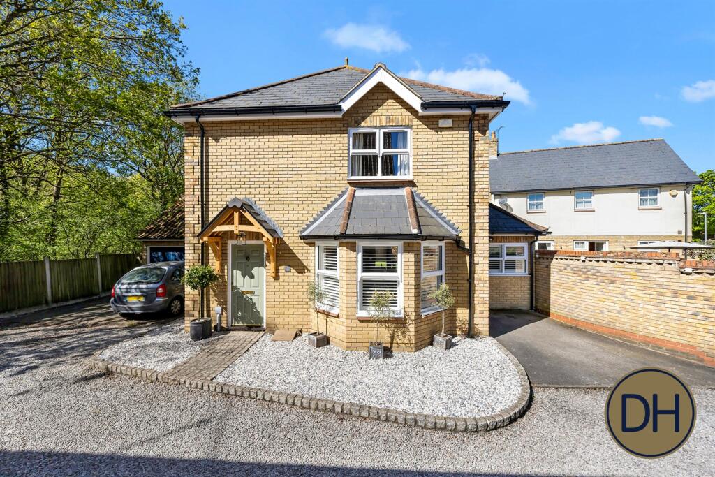 Main image of property: Thistle Close, SS15