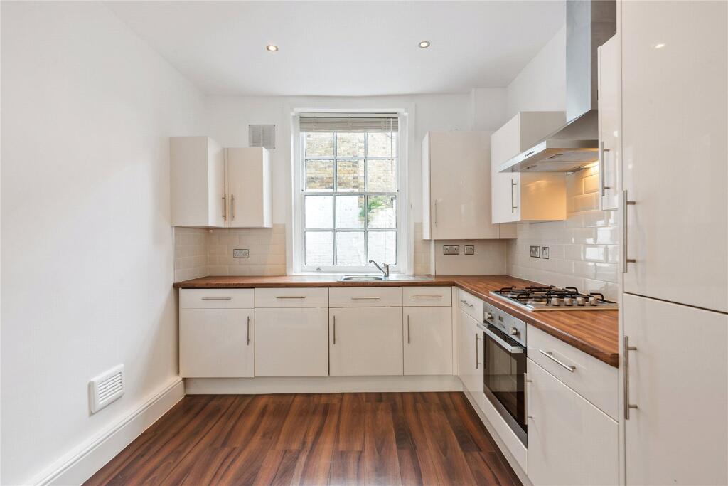 House in London - View 5