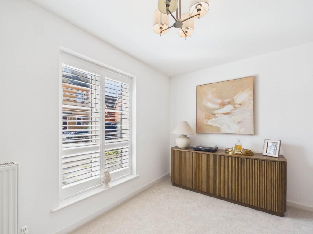 House in Aylesbury, Berryfields - View 4