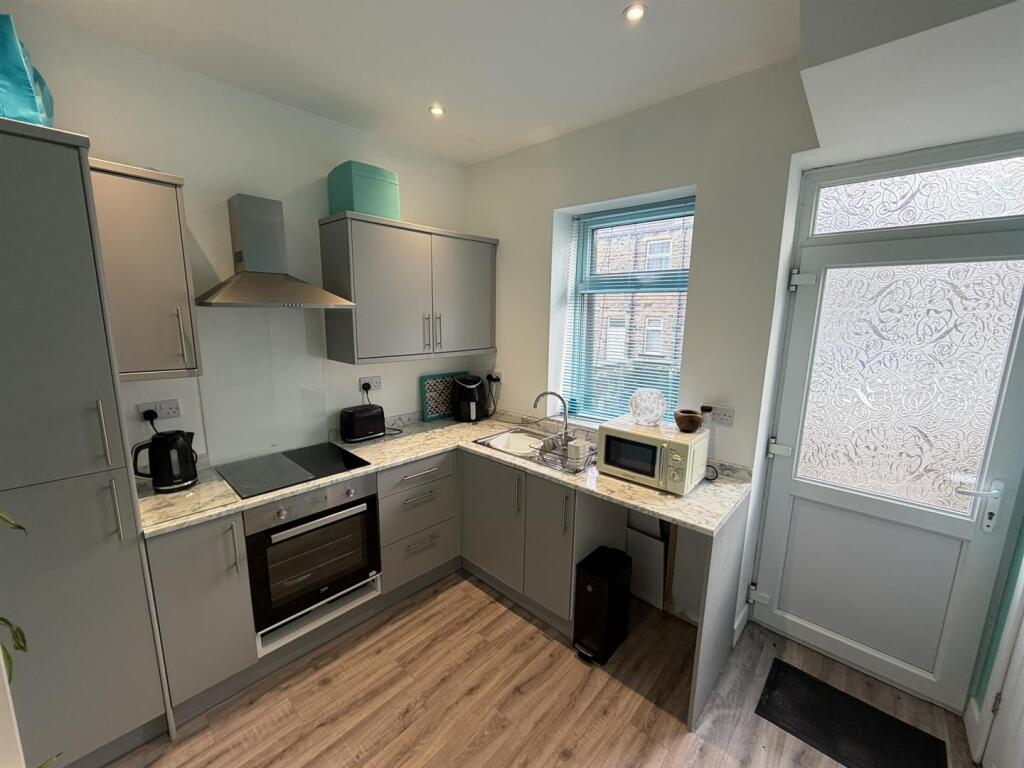 House in Bradford, Keighley - View 5