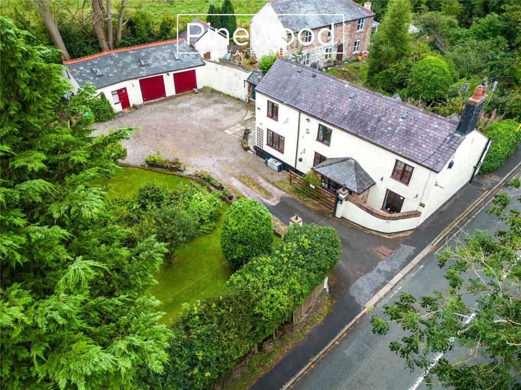 4-bed detached on Ffordd Corwen, Treuddyn, CH7, £375,000