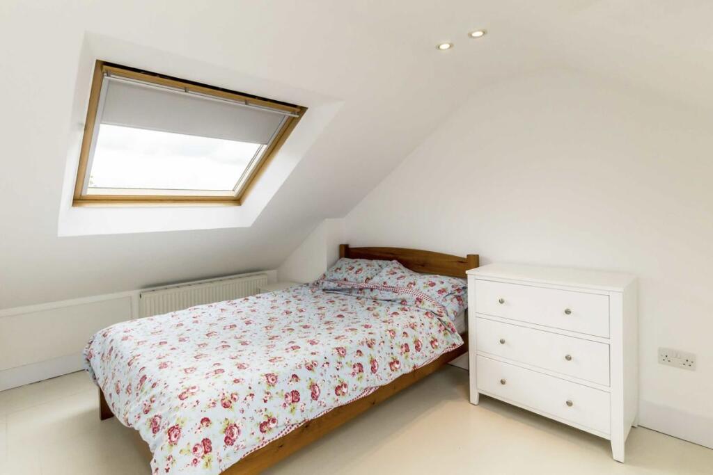 Apartment in London, Hanwell - View 5