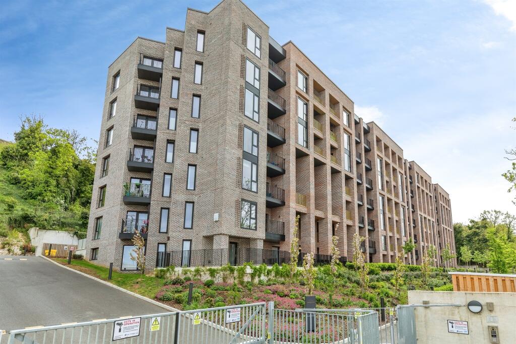 Main image of property: Whiffens Avenue, CHATHAM