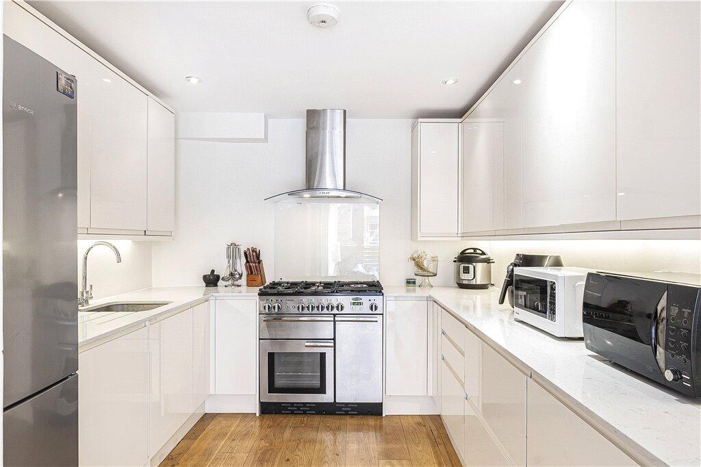 Apartment in London - View 3