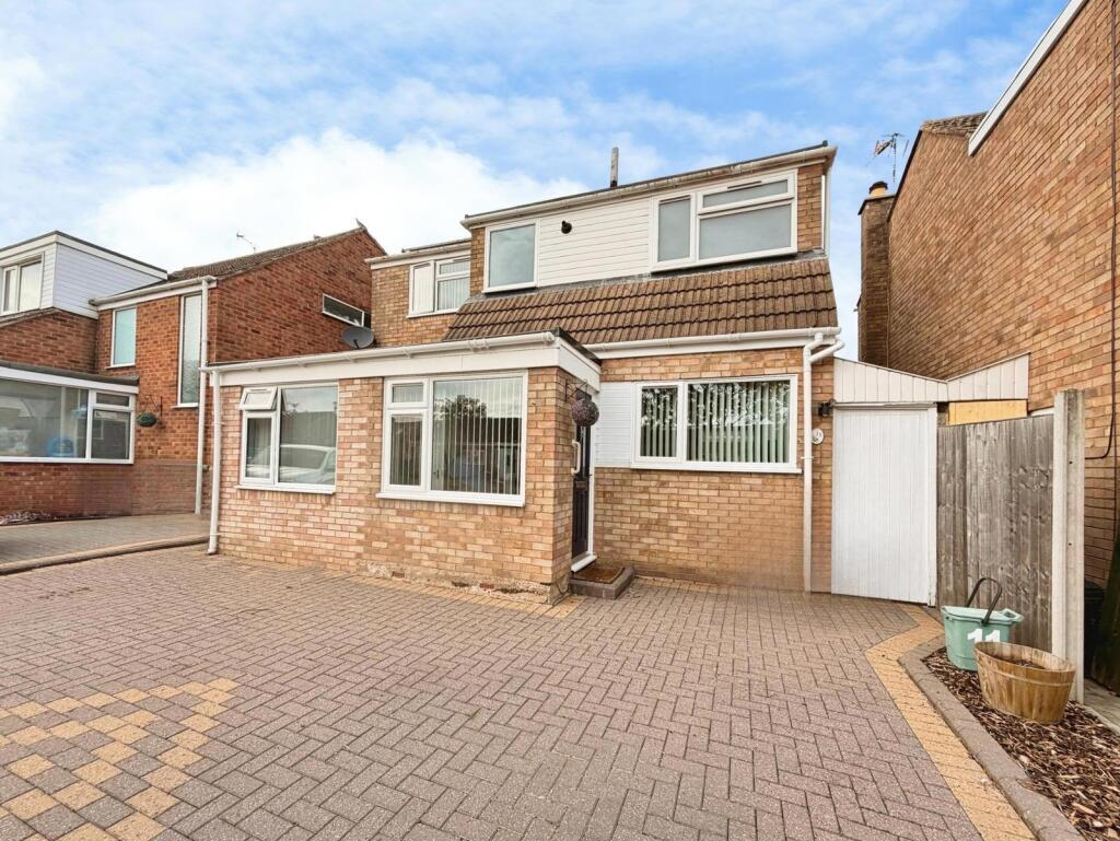 Main image of property: Curlieu Close, Hampton Magna, Warwick